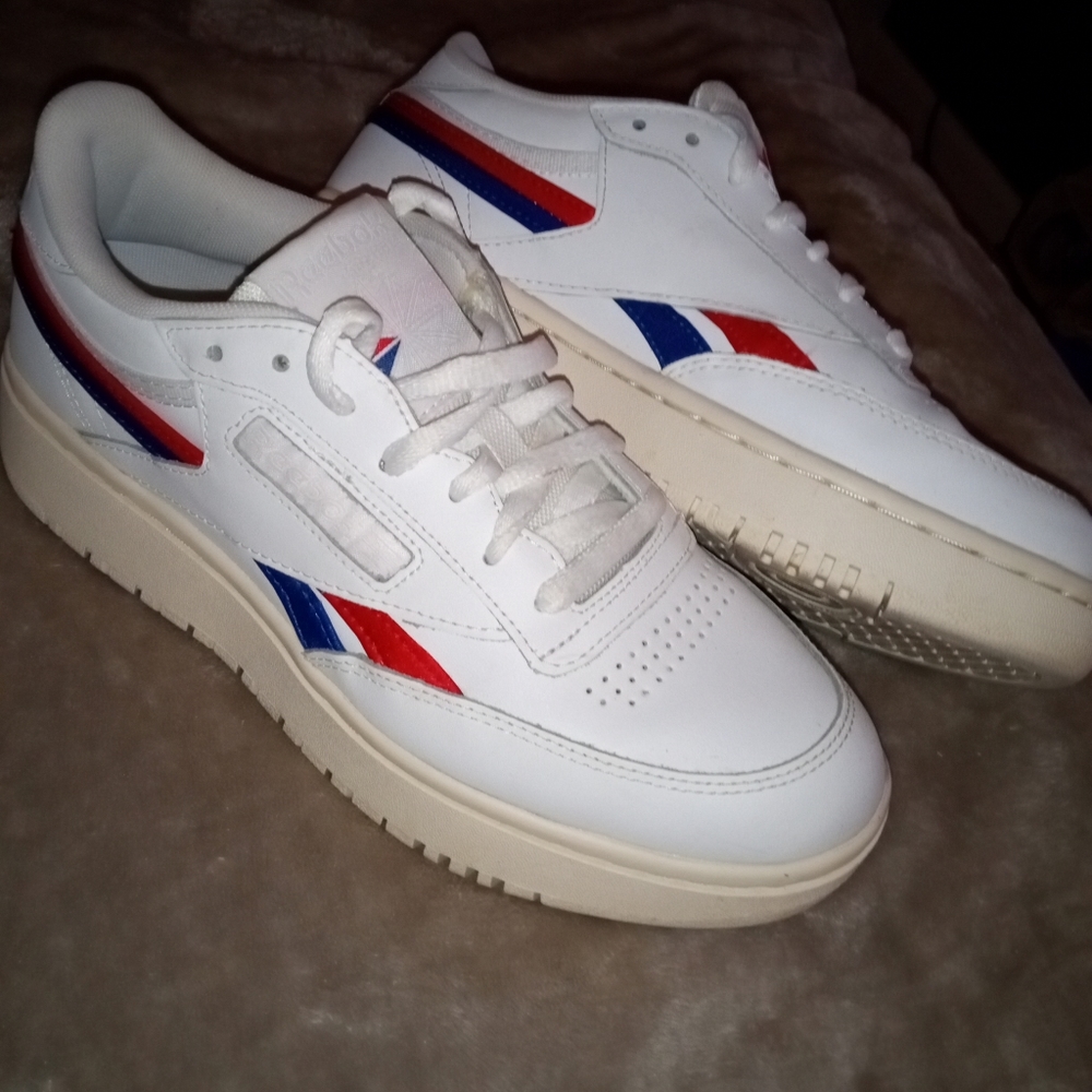 Reebok women's 8.5 club c double sneaker
